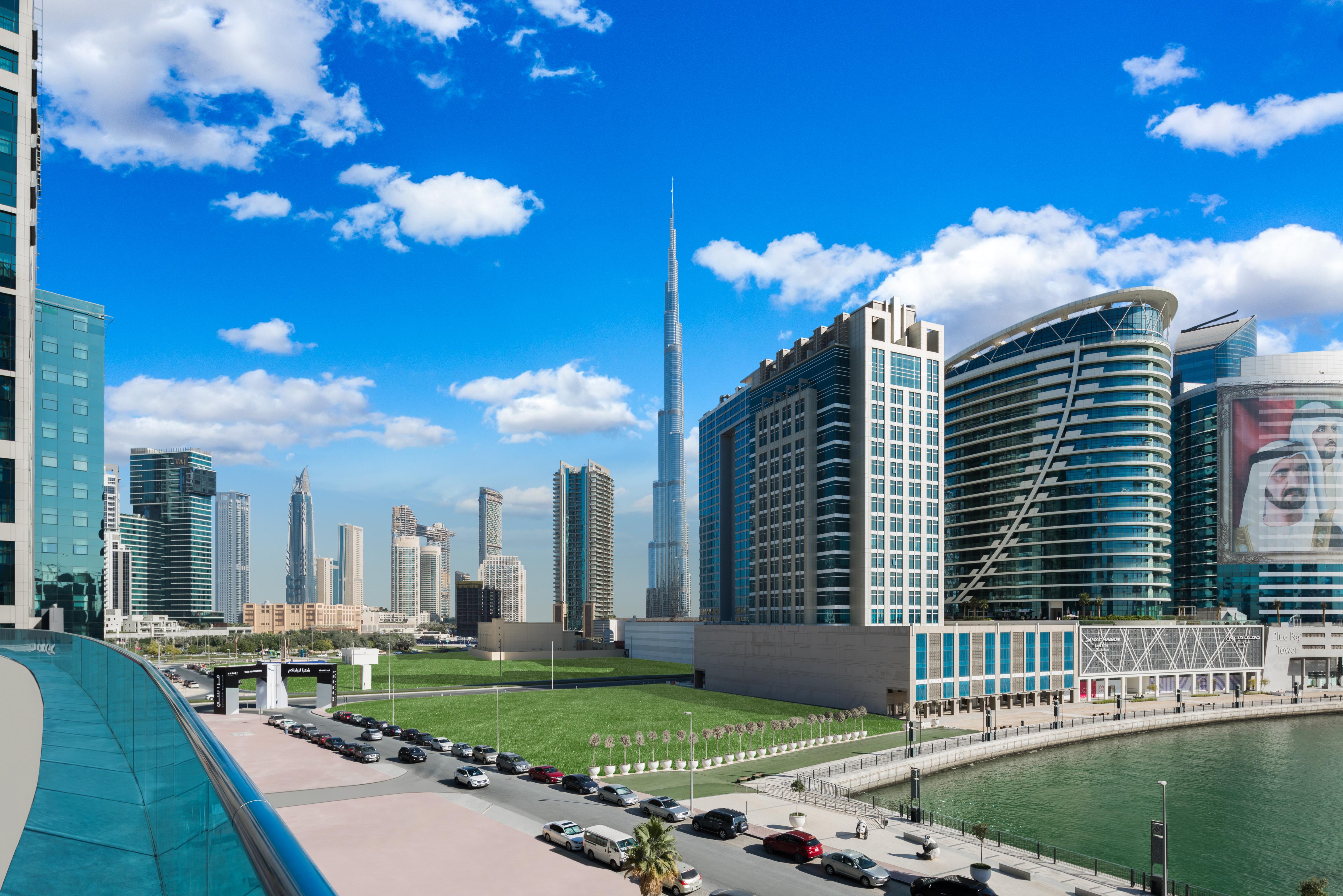Radisson Blu Hotel, Dubai Waterfront ภายนอก รูปภาพ