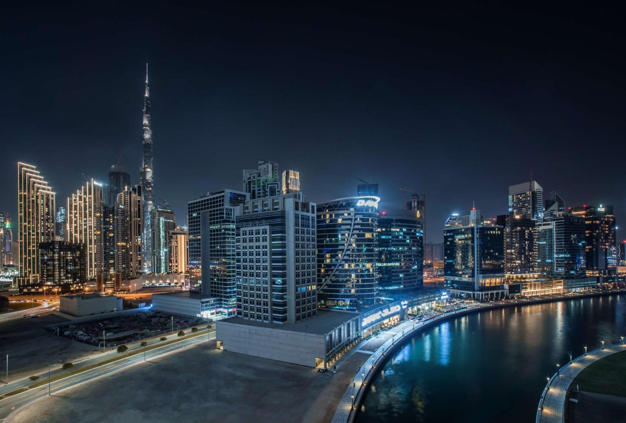 Radisson Blu Hotel, Dubai Waterfront ภายนอก รูปภาพ
